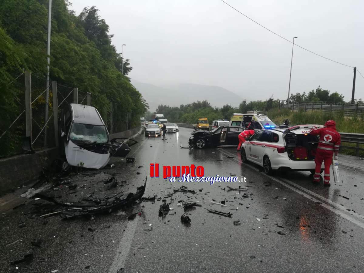 Incidente Stradale Sulla Superstrada Cassino Sora Donna 49enne Muore