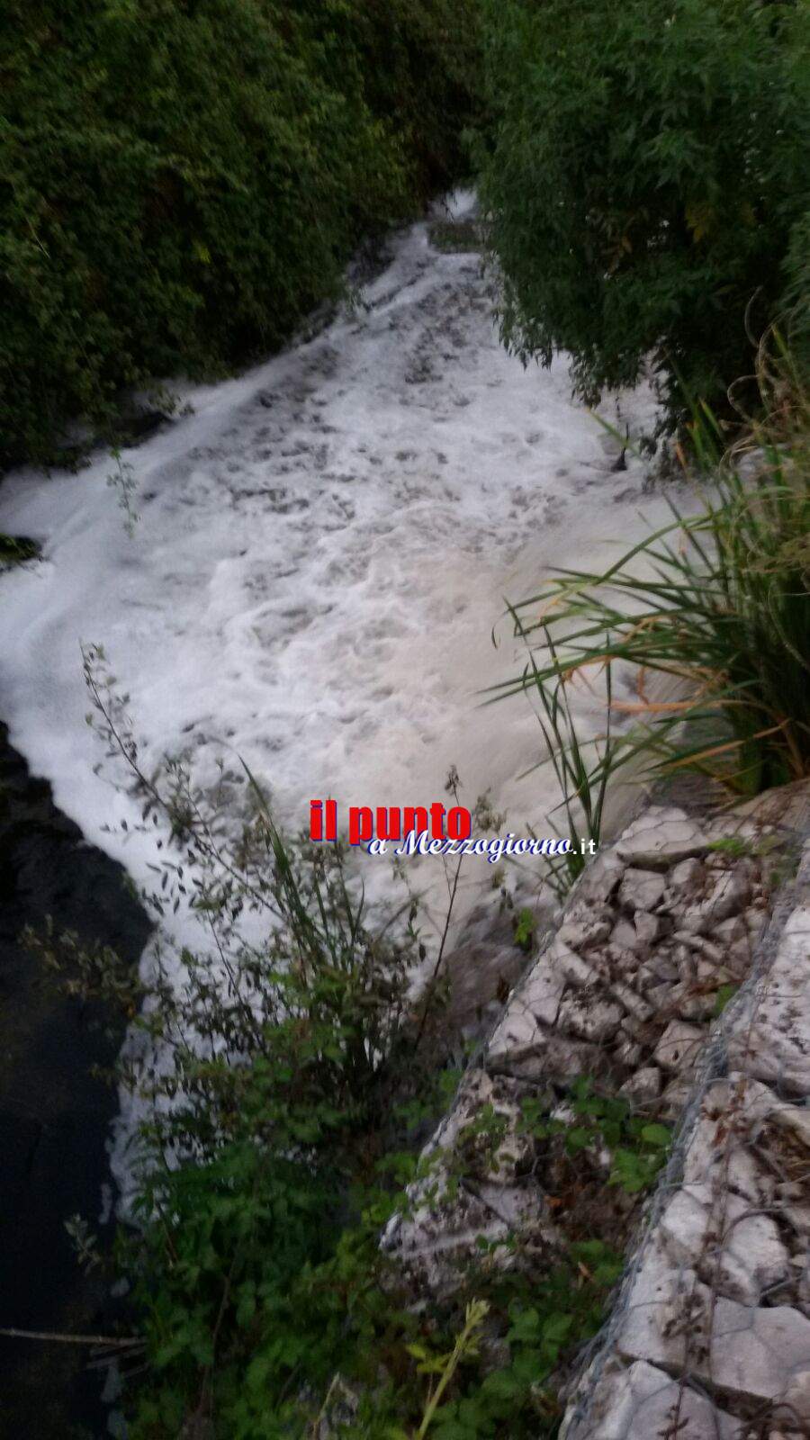 Torna la schiuma sul Rio Pioppeto a Cassino, allarme inquinamento
