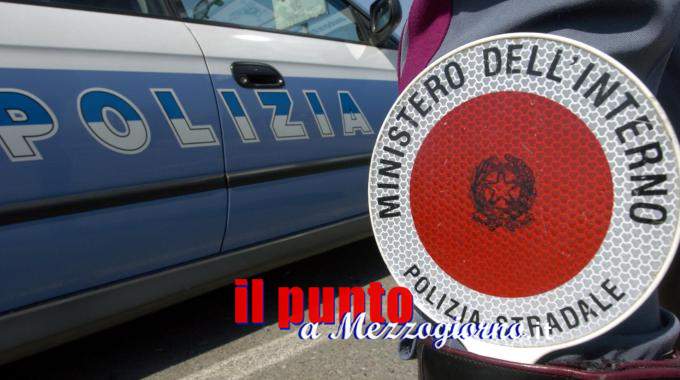 Sorpresi sull’A1 a Cassino con abiti di provenienza illecita: due denunciati