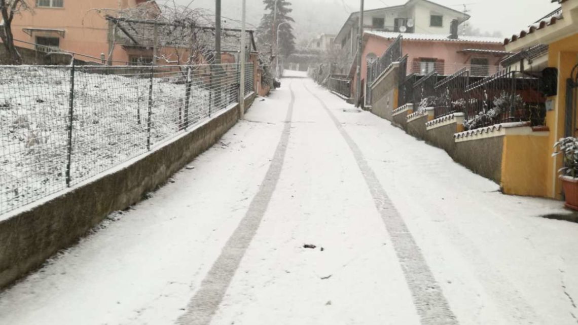 Ancora venti forti, neve a bassa quota e piogge. Neve sopra i 500-700 metri sui settori orientali del Lazio