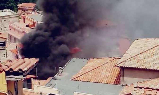 Esplosione in Comune a Rocca di Papa, tre indagati per disastro colposo ma non sono gli operai