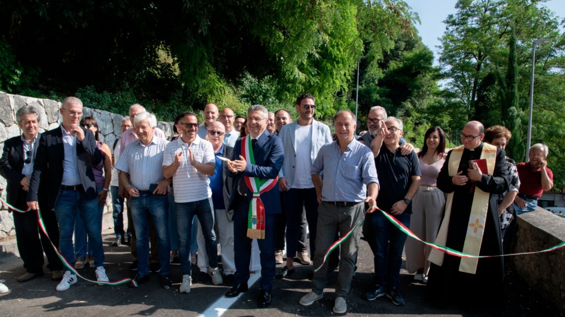 Taglio del nastro per via Pinchera, la storica “Via della Rocca, riaperta, restaurata e messa in sicurezza