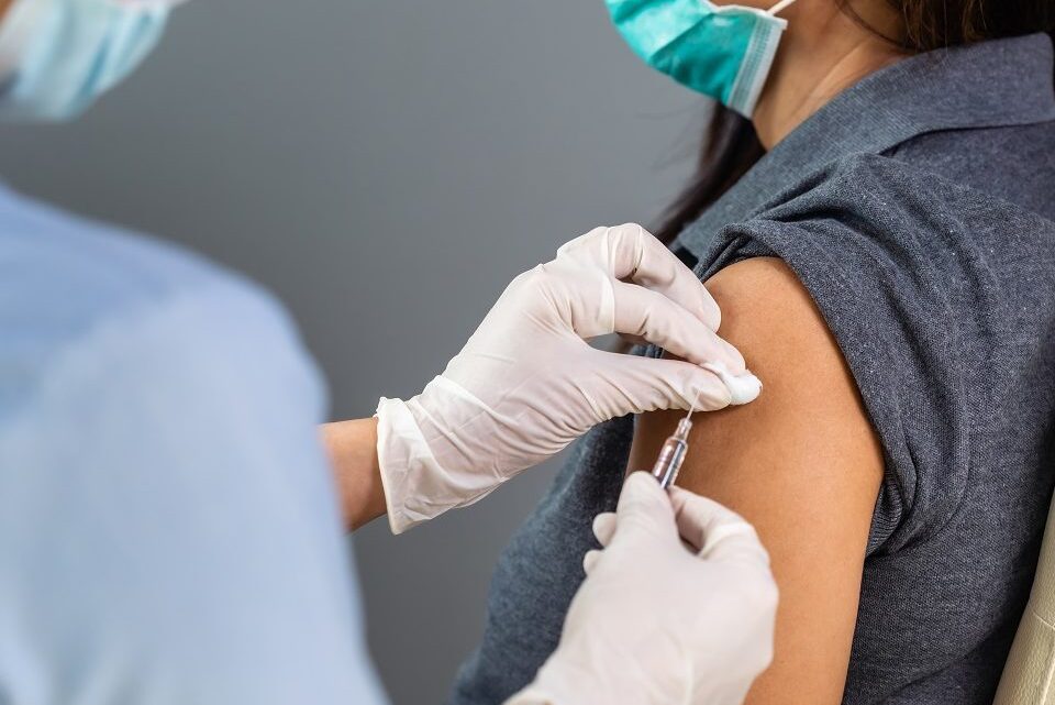 Dall’1 ottobre nel Lazio vaccinazioni Covid, influenze e polmonite aperte a tutti