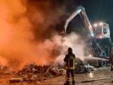 Azienda di rifiuti in fiamme a Ceprano, vigili del fuoco al lavoro per messa in sicurezza