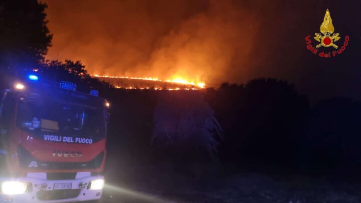 Incendio sulle montagne di Bellona, Vitulazio, Camigliano e San Felice a Cancello