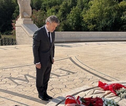 Il nuovo capo della missione diplomatica polacca a Roma, ha deposto oggi un mazzo di fiori al Cimitero militare polacco di Montecassino