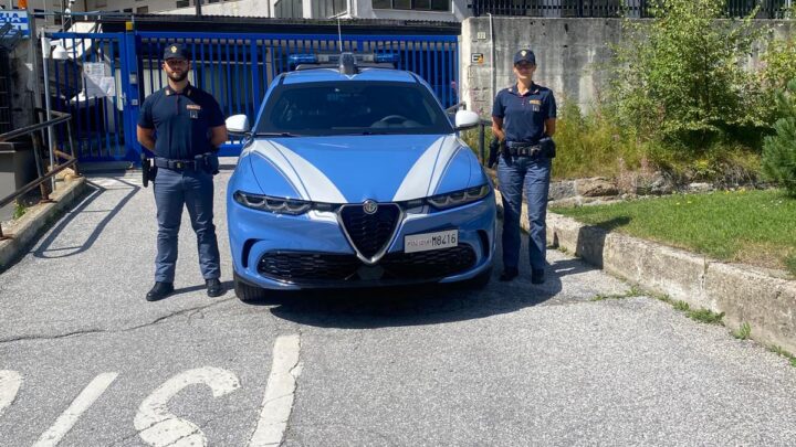 Trafficante di auto rubate latitante da un anno, individuato e arrestato in Austria, consegnato a polizia di Bolzano