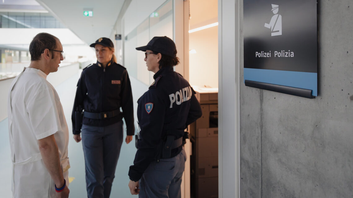 Medico accoltellato in ospedale a Bolzano, denunciato paziente 57enne