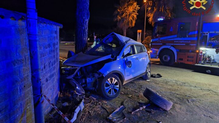 Tragedia della strada a Nettuno, nell’incidente muoiono mamma incinta e figlio di sette anni