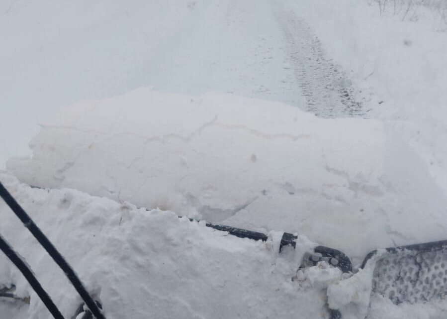 Bufera di neve in Molise, Vigili del Fuoco con il  gatto delle nevi soccorrono due anziani